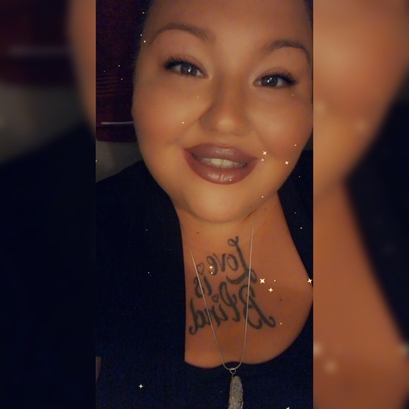 Meet your Posher, Tracy - Picture 2 of 2